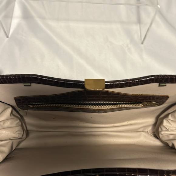 Vintage brown crocodile print leather clutch - Picture 2 of 2